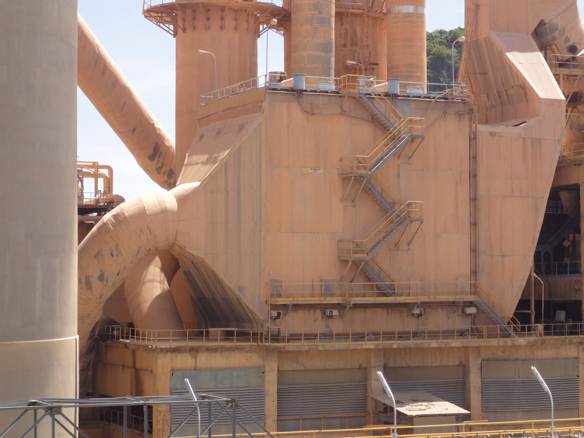 Industrial filter and dedusting structure at a plant