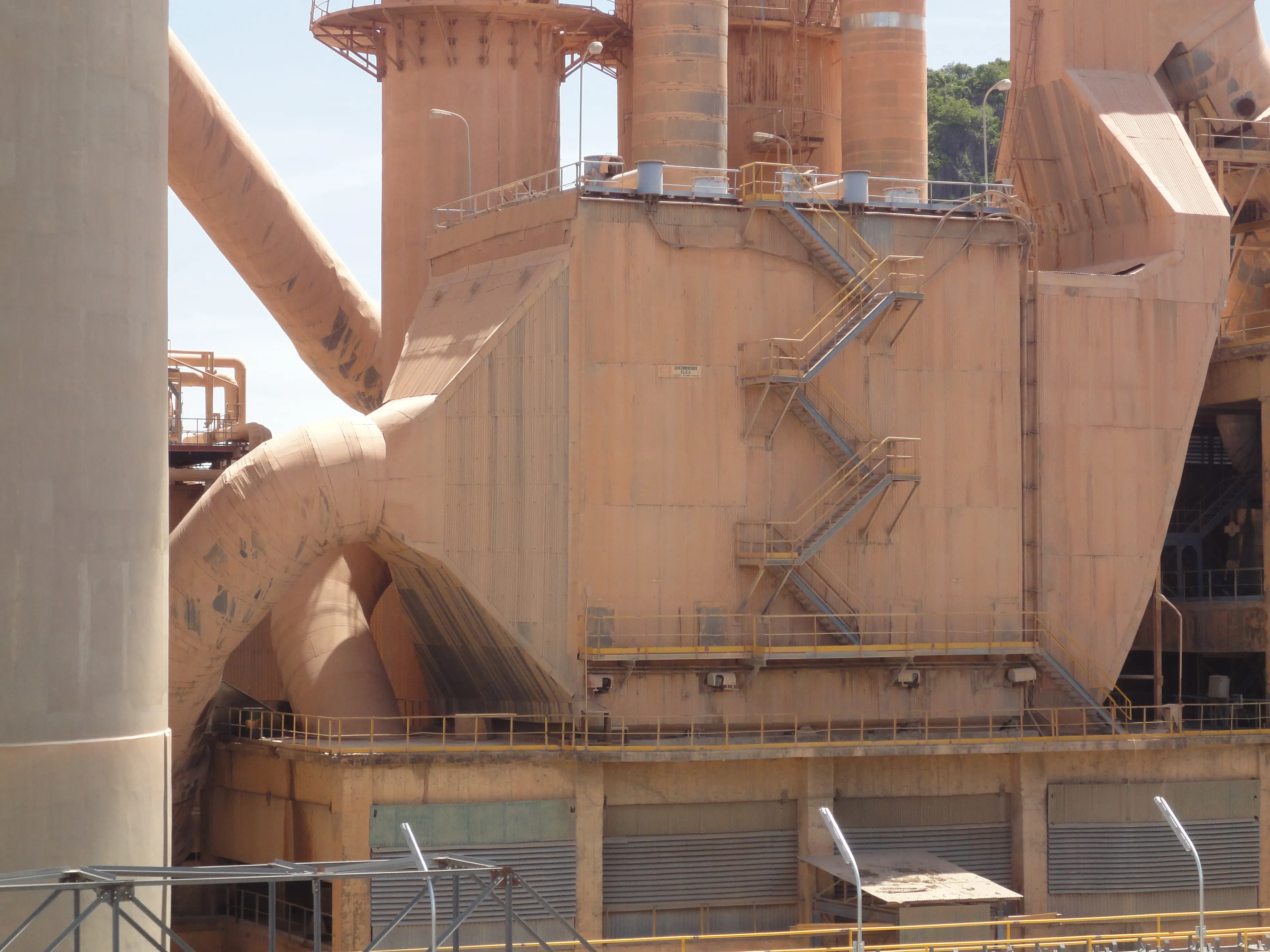 Industrial filter and dedusting structure at a plant